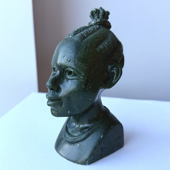 Signed Chikumbirike African Carved Verdite Stone Shona Bust Woman - 4 3/4" - Picture 6 of 12